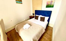 Nature Chiado 2- Cozy Little Double Room With Shared Bathroom